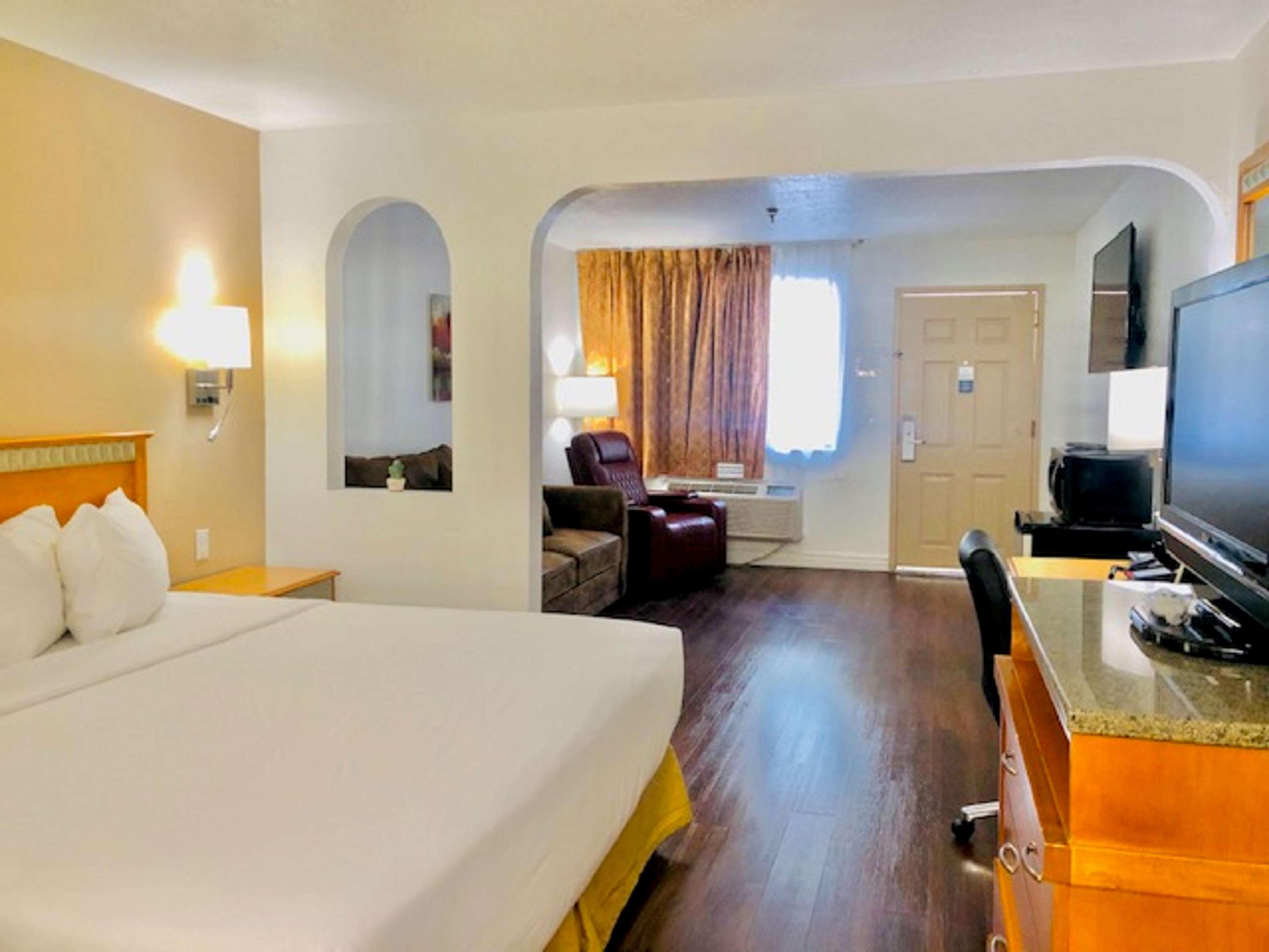 Surestay Plus Hotel By Best Western Albuquerque I-40 Eubank Dış mekan fotoğraf