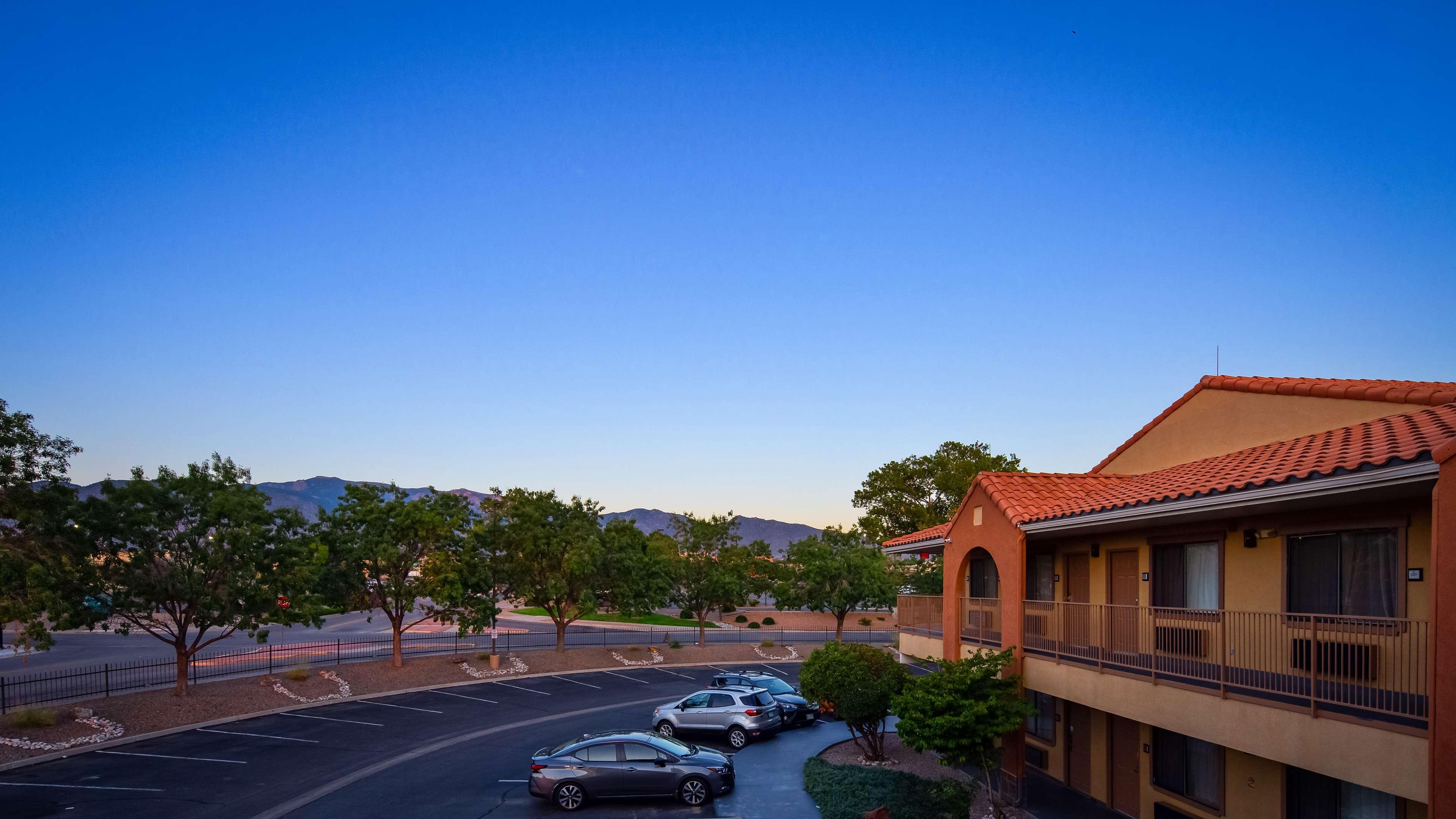 Surestay Plus Hotel By Best Western Albuquerque I-40 Eubank Dış mekan fotoğraf